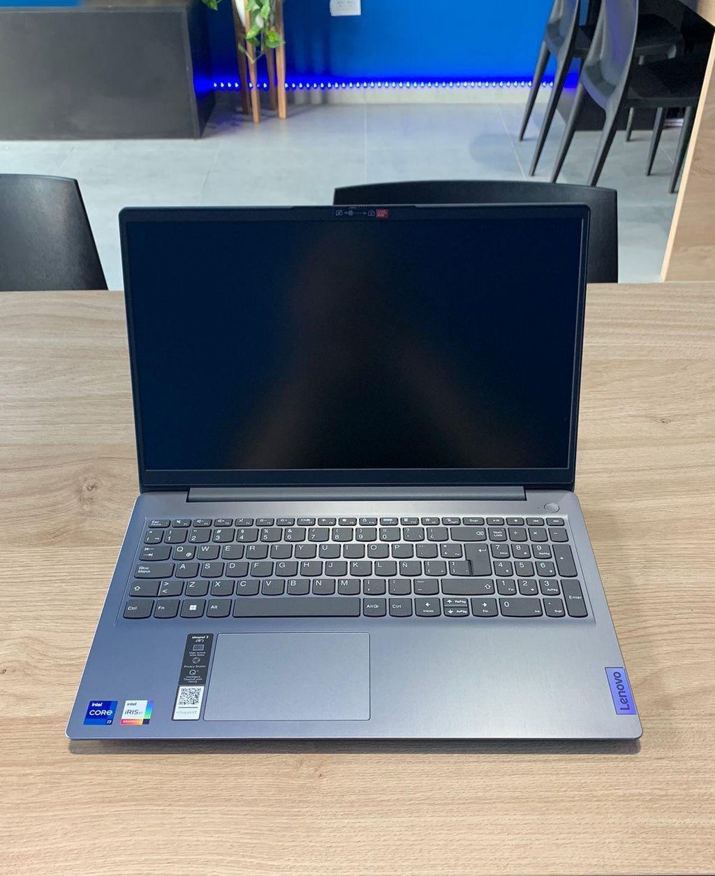 Lenovo V15 G5